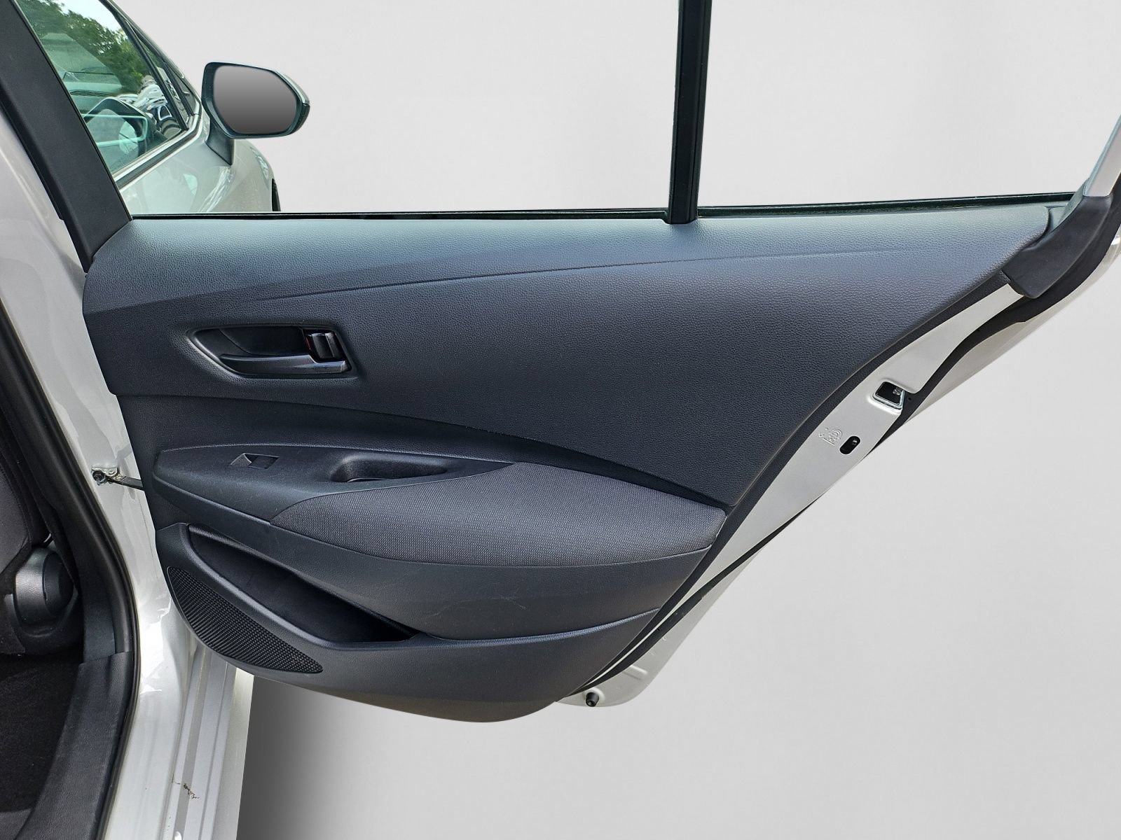 Used 2025 Toyota Corolla LE FWD image 37