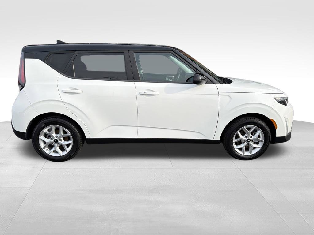 Used 2024 Kia Soul S FWD image 8