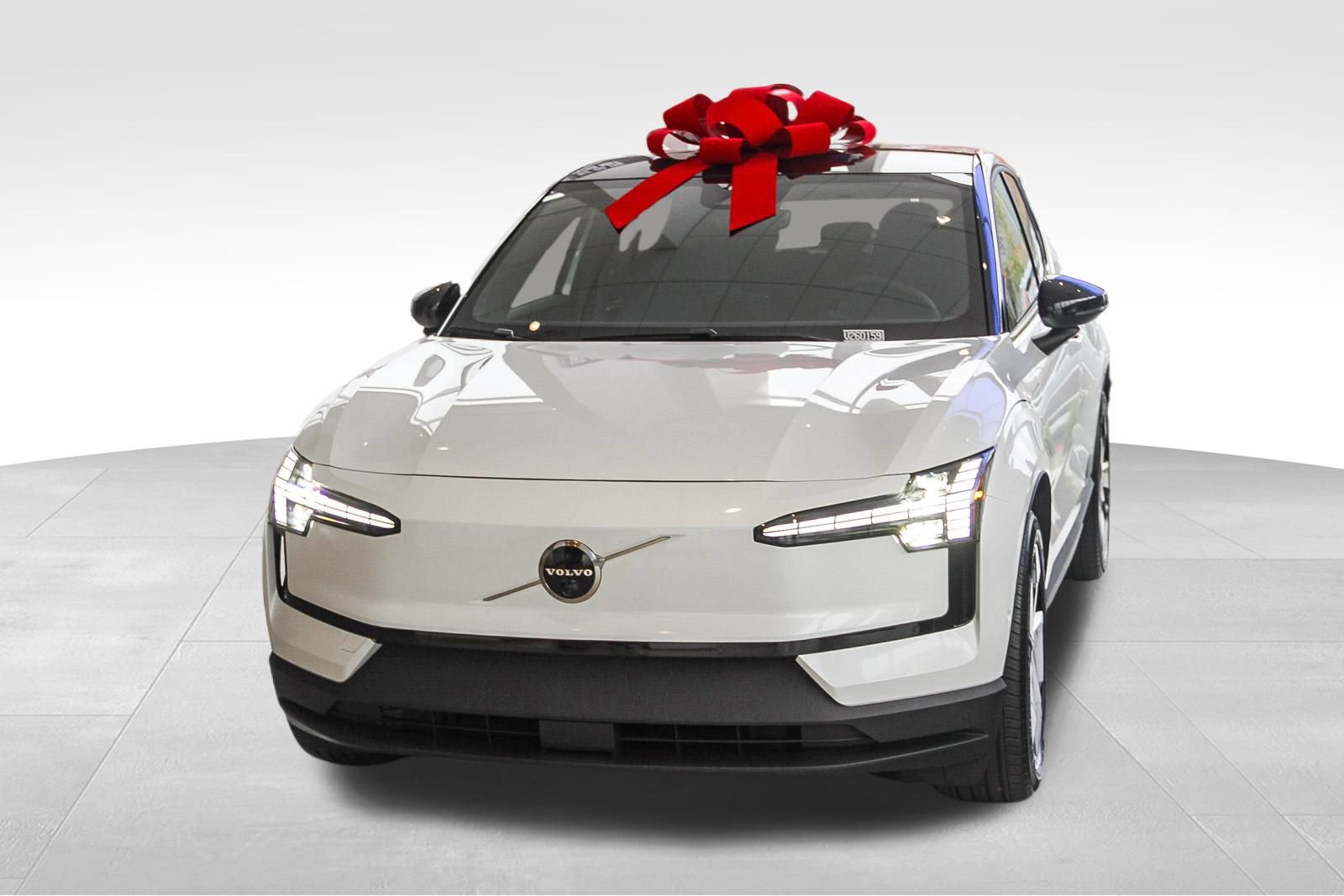 New 2026 Volvo EX30 Ultra AWD/4WD image 2