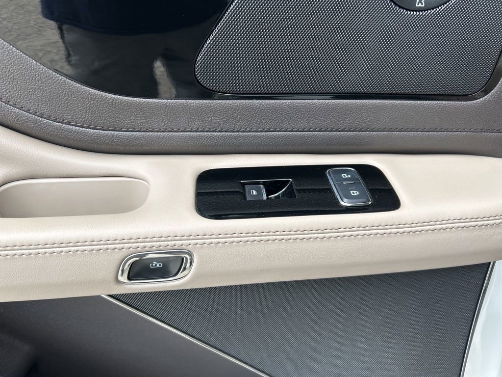 Used 2022 Lincoln Aviator Reserve w/ Equipment Group 201A RWD image 19