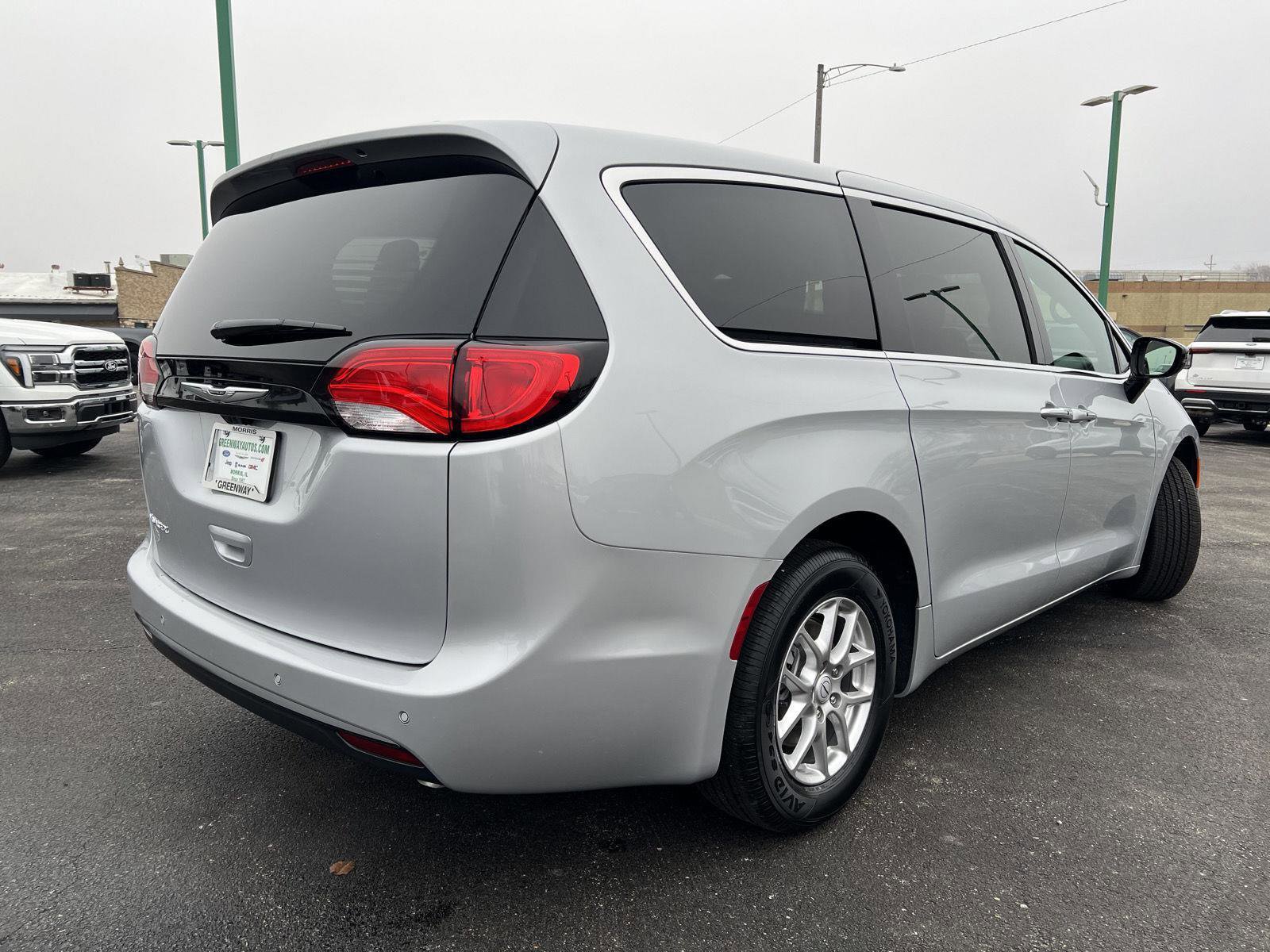 New 2026 Chrysler Voyager LX image 4