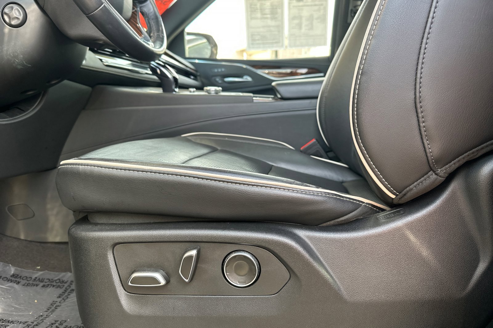 Used 2024 Cadillac Escalade Premium Luxury w/ Performance Package image 13