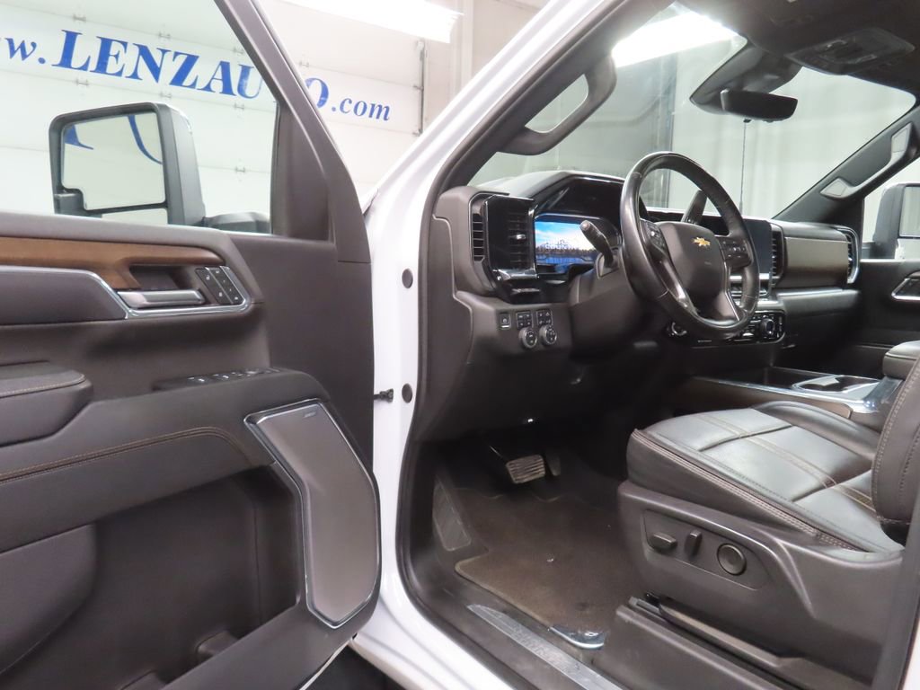 Used 2024 Chevrolet Silverado 3500 High Country w/ High Country Premium Package AWD/4WD image 48
