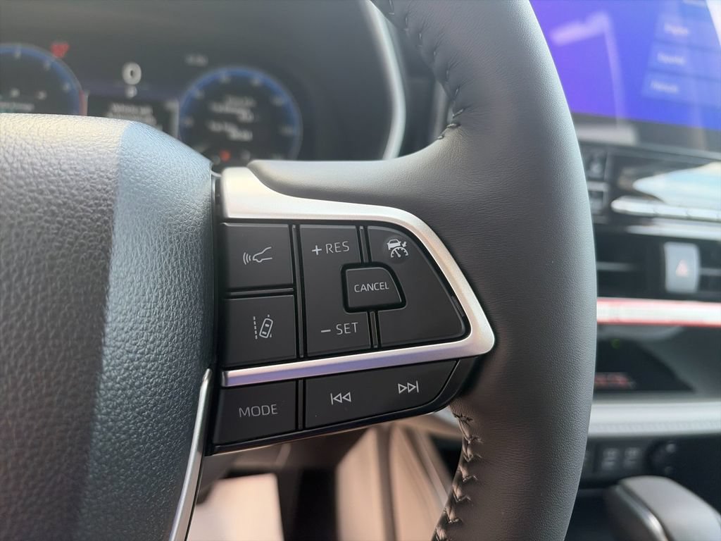 New 2026 Toyota Highlander Limited AWD/4WD image 29