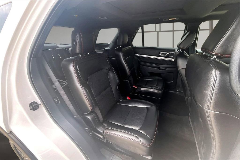 Used 2018 Ford Explorer Sport w/ Equipment Group 401A AWD/4WD image 28