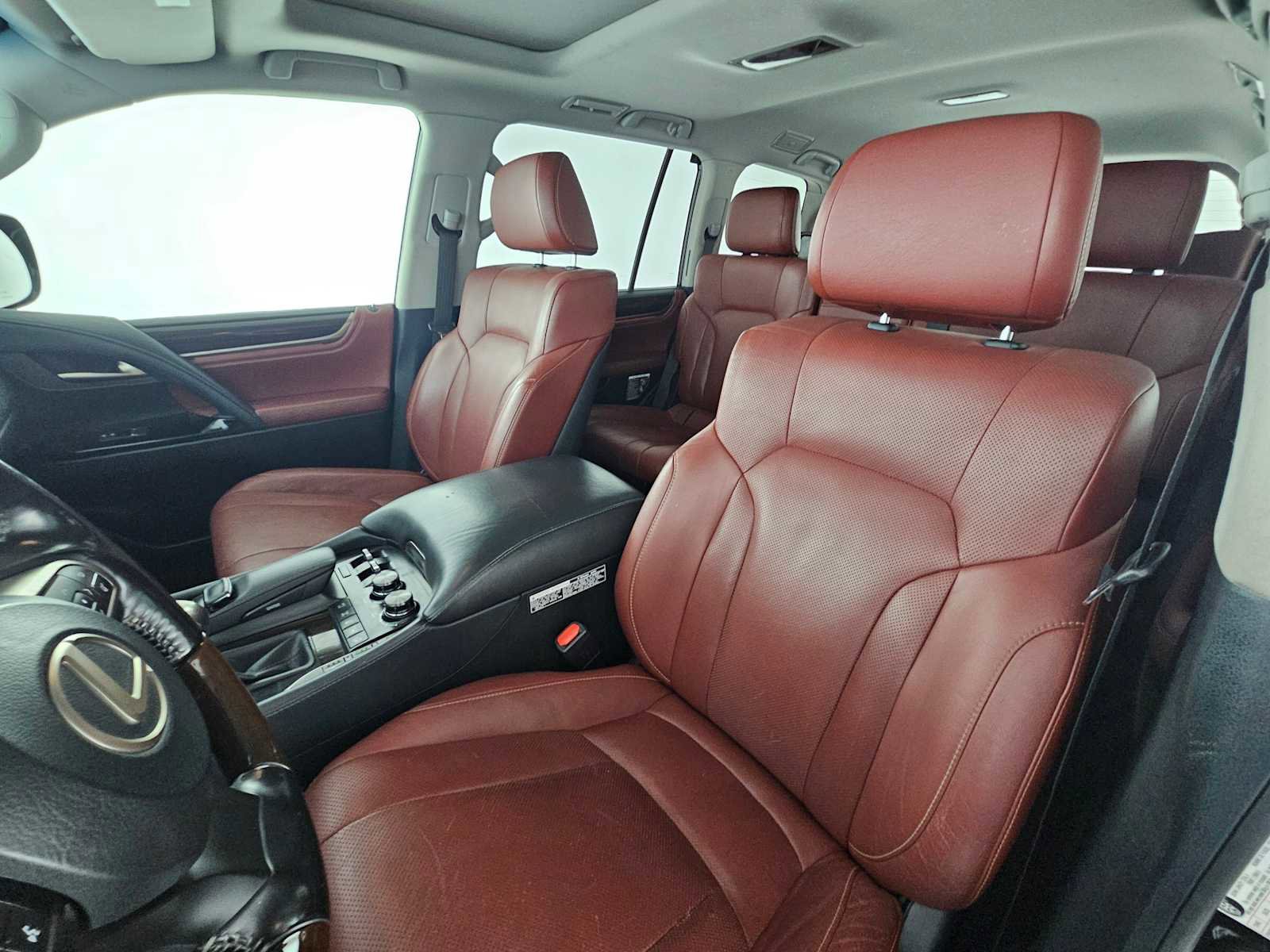 Used 2018 Lexus LX 570 4WD w/ Luxury Package image 23