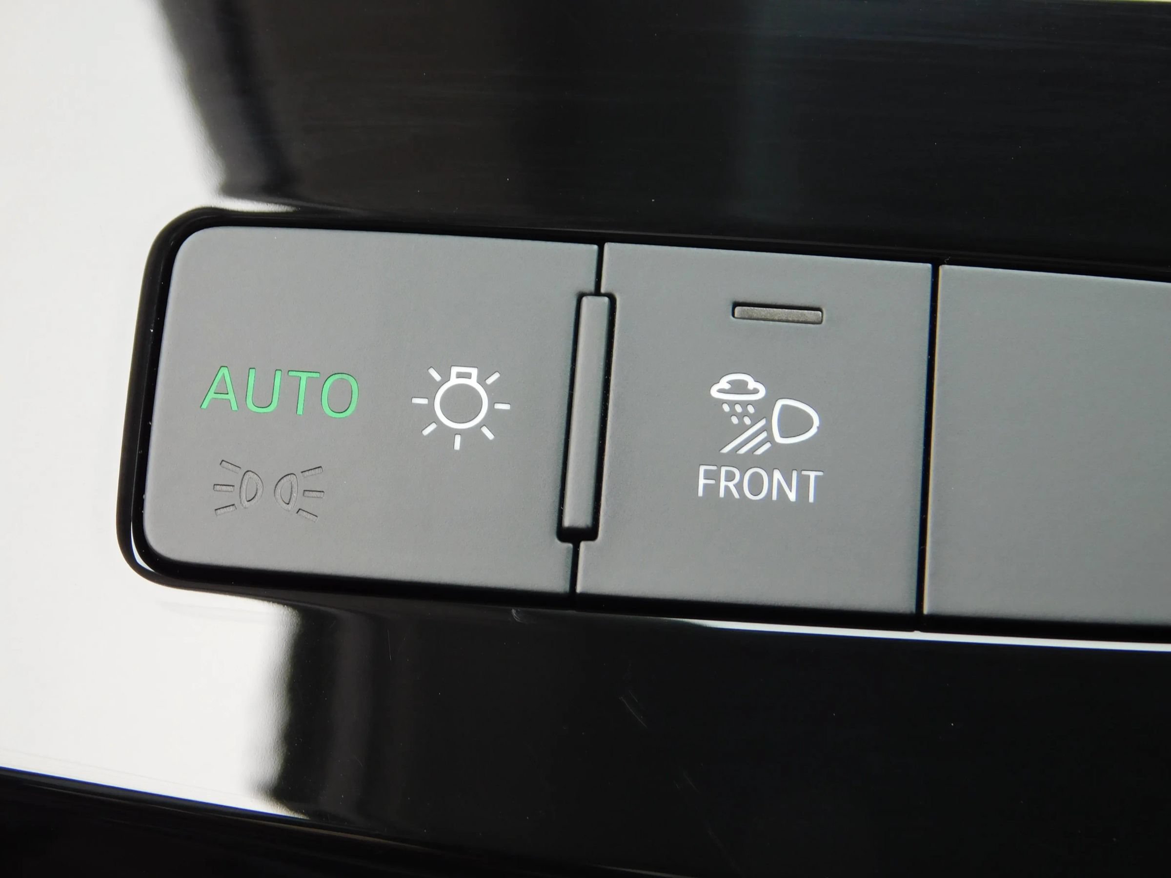 Used 2021 Audi e-tron Premium w/ Convenience Plus Package AWD/4WD image 29