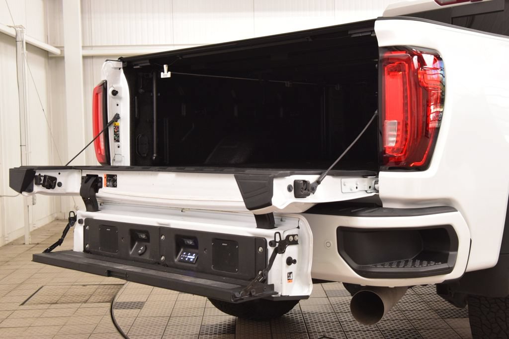 Used 2023 GMC Sierra 3500 Denali w/ Denali Ultimate Package AWD/4WD image 29