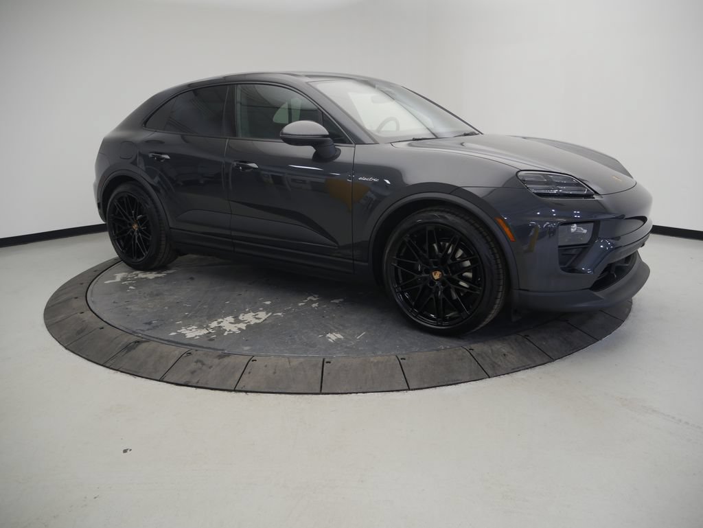 Certified 2026 Porsche Macan 4 Electric AWD/4WD image 9