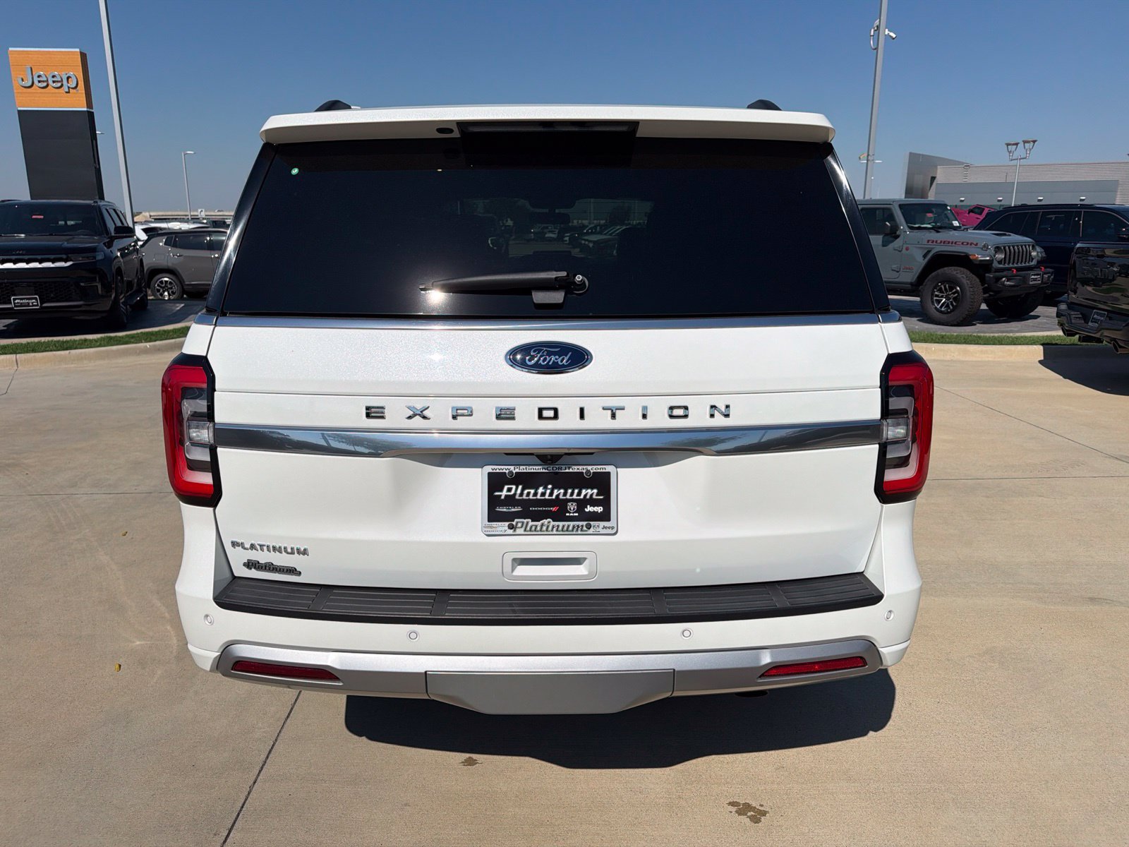 Used 2024 Ford Expedition Platinum RWD image 4