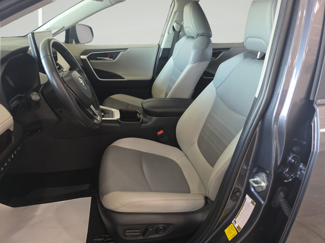 Used 2024 Toyota RAV4 Limited w/ Advanced Technology Package AWD/4WD image 12