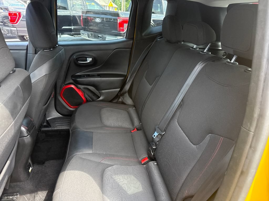Used 2016 Jeep Renegade Trailhawk w/ Cold Weather Group AWD/4WD image 16