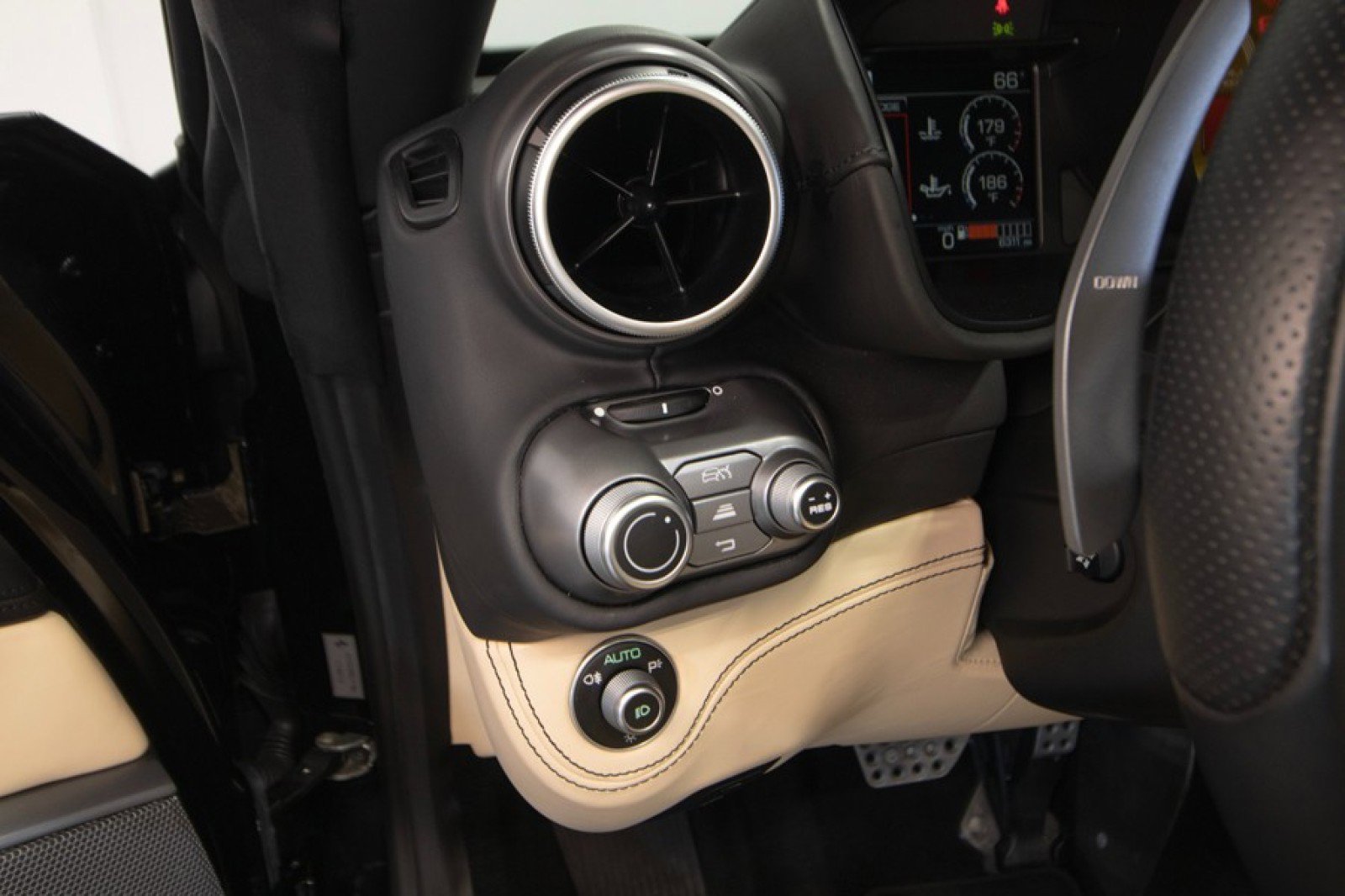 Used 2020 Ferrari Portofino image 24