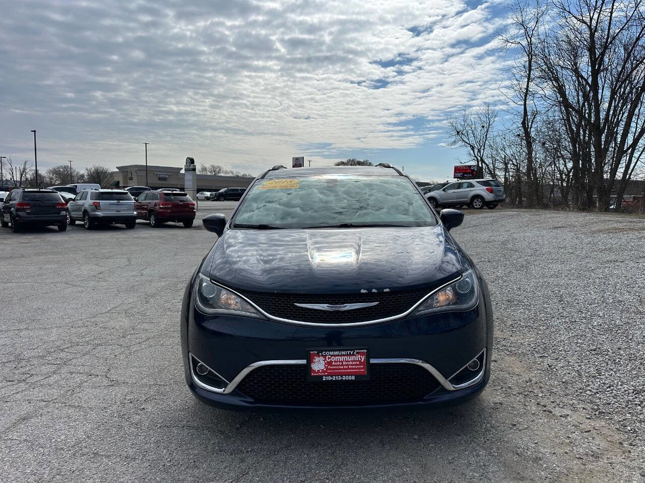 Used 2018 Chrysler Pacifica Touring-L w/ Tire & Wheel Group image 3