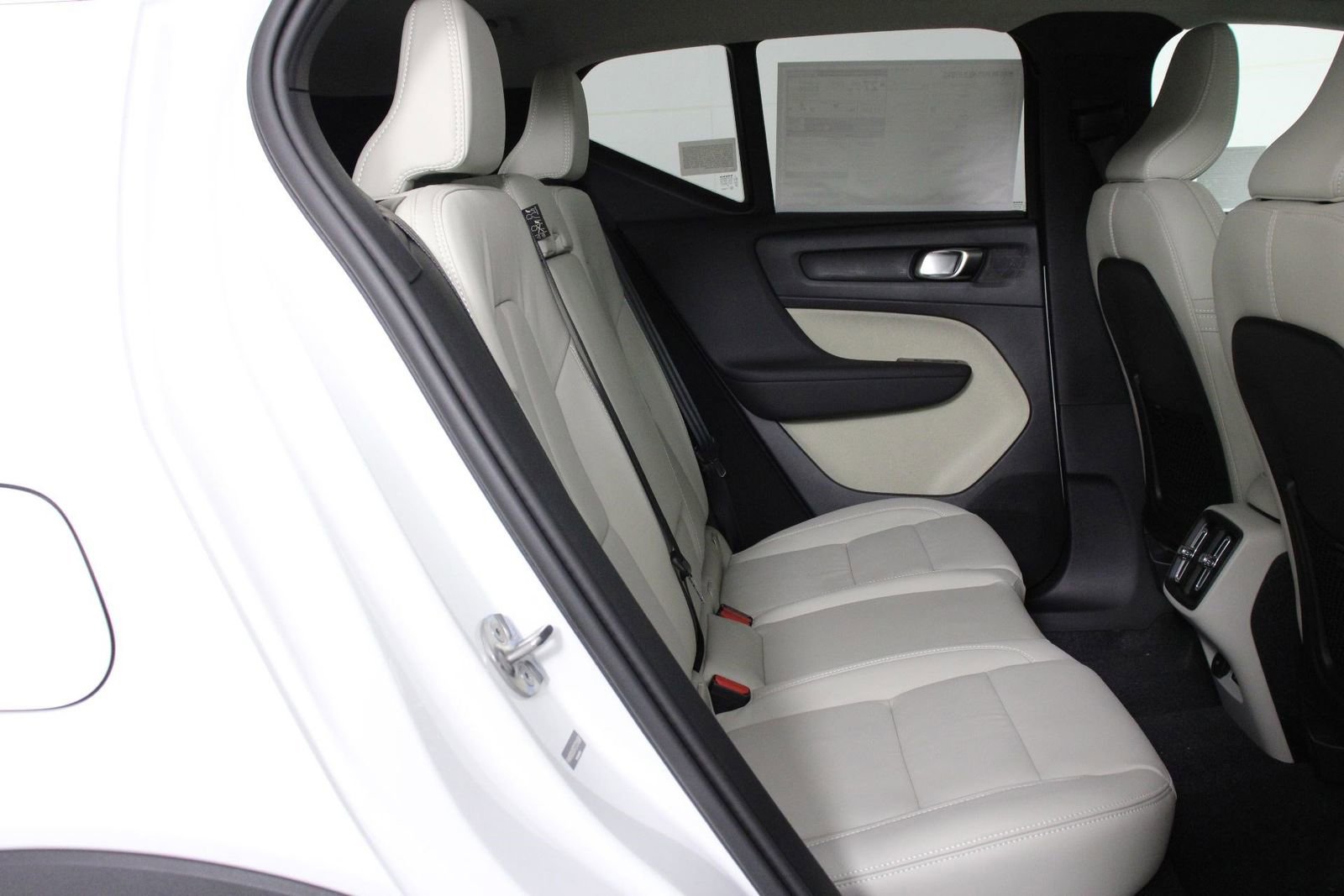 New 2026 Volvo XC40 B4 Plus w/ Climate Package image 11