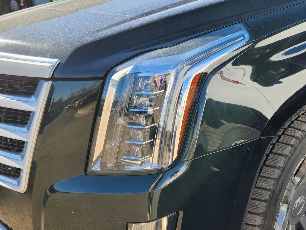 Used 2015 Cadillac Escalade Luxury image 7