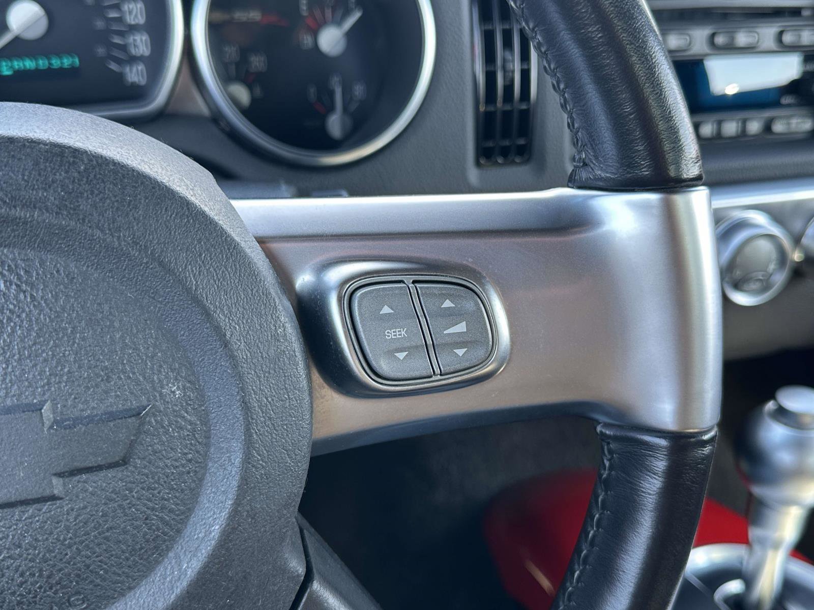 Used 2003 Chevrolet SSR w/ Preferred Equipment Group image 24