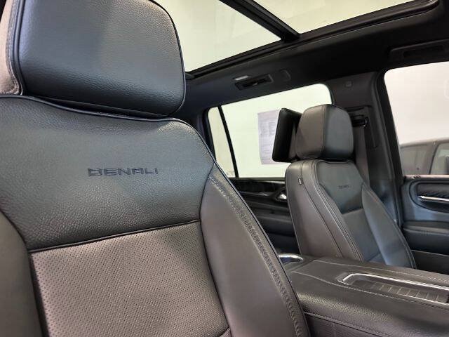 Used 2023 GMC Yukon XL Denali w/ Denali Reserve Package AWD/4WD image 19