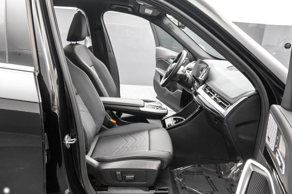 Used 2024 BMW X1 xDrive28i w/ Convenience Package image 33