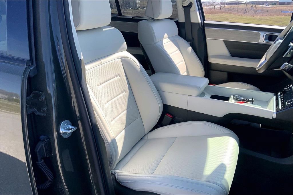 Used 2025 Hyundai Santa Fe Calligraphy image 22