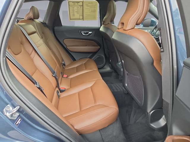 Used 2021 Volvo XC60 T6 Momentum AWD/4WD image 18