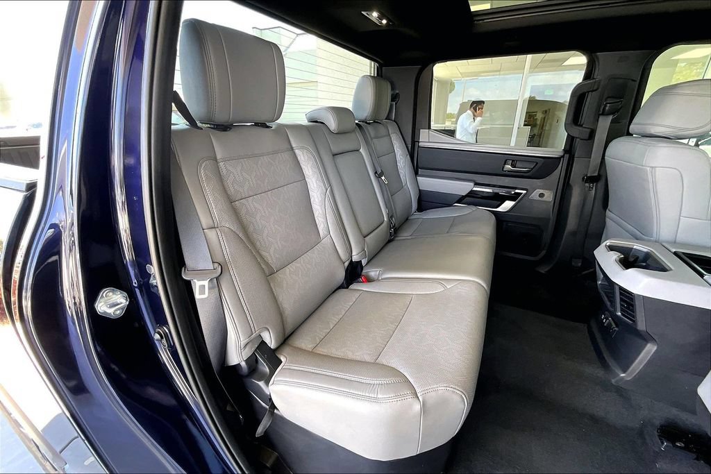 Used 2025 Toyota Tundra Limited AWD/4WD image 26