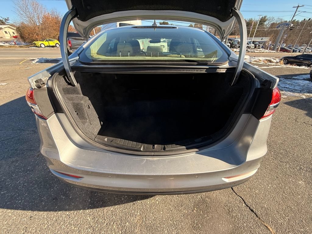 Used 2020 Ford Fusion SE FWD image 17