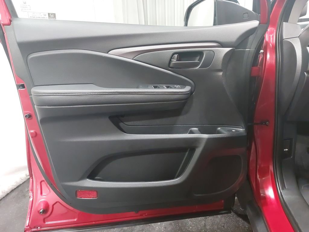 Used 2025 Honda Ridgeline Sport image 26