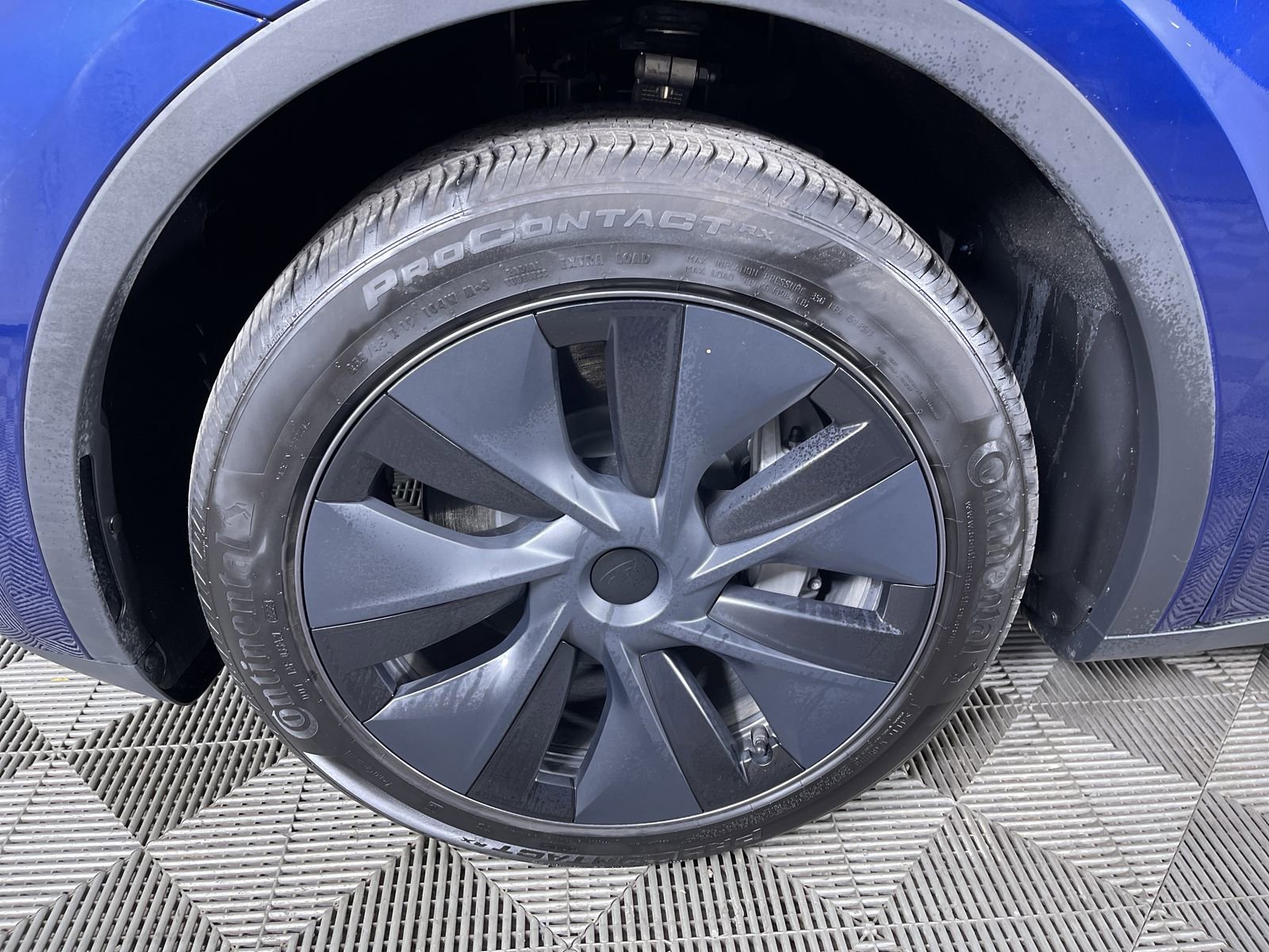Used 2024 Tesla Model Y Long Range image 25