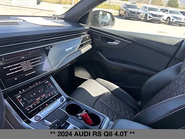 Used 2024 Audi RS Q8 image 30