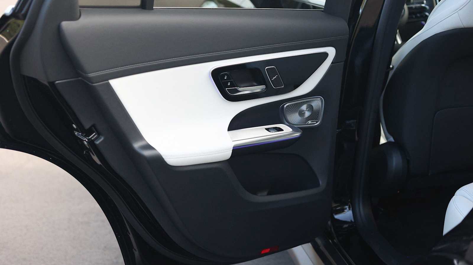 Used 2026 Mercedes-Benz GLC 300 4MATIC image 30