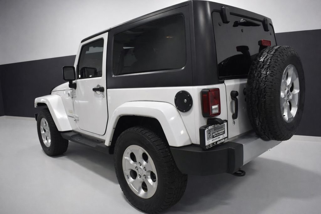Used 2015 Jeep Wrangler Sahara w/ Connectivity Group AWD/4WD image 3
