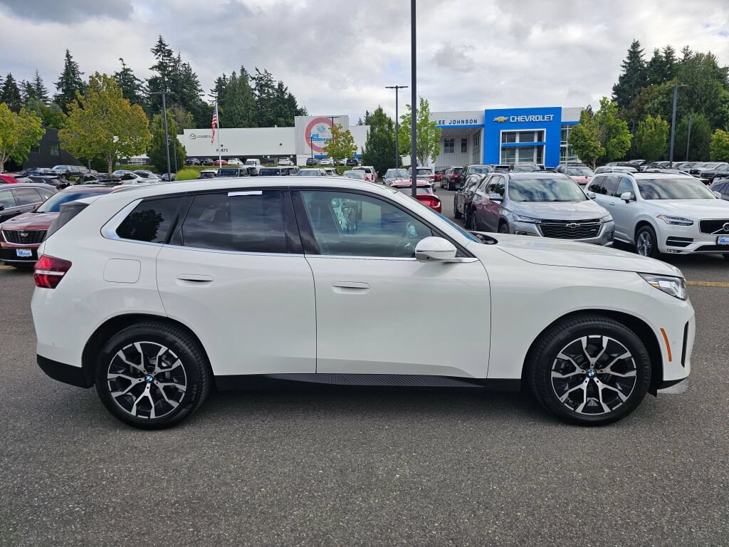 Used 2025 BMW X3 xDrive30i AWD/4WD image 4
