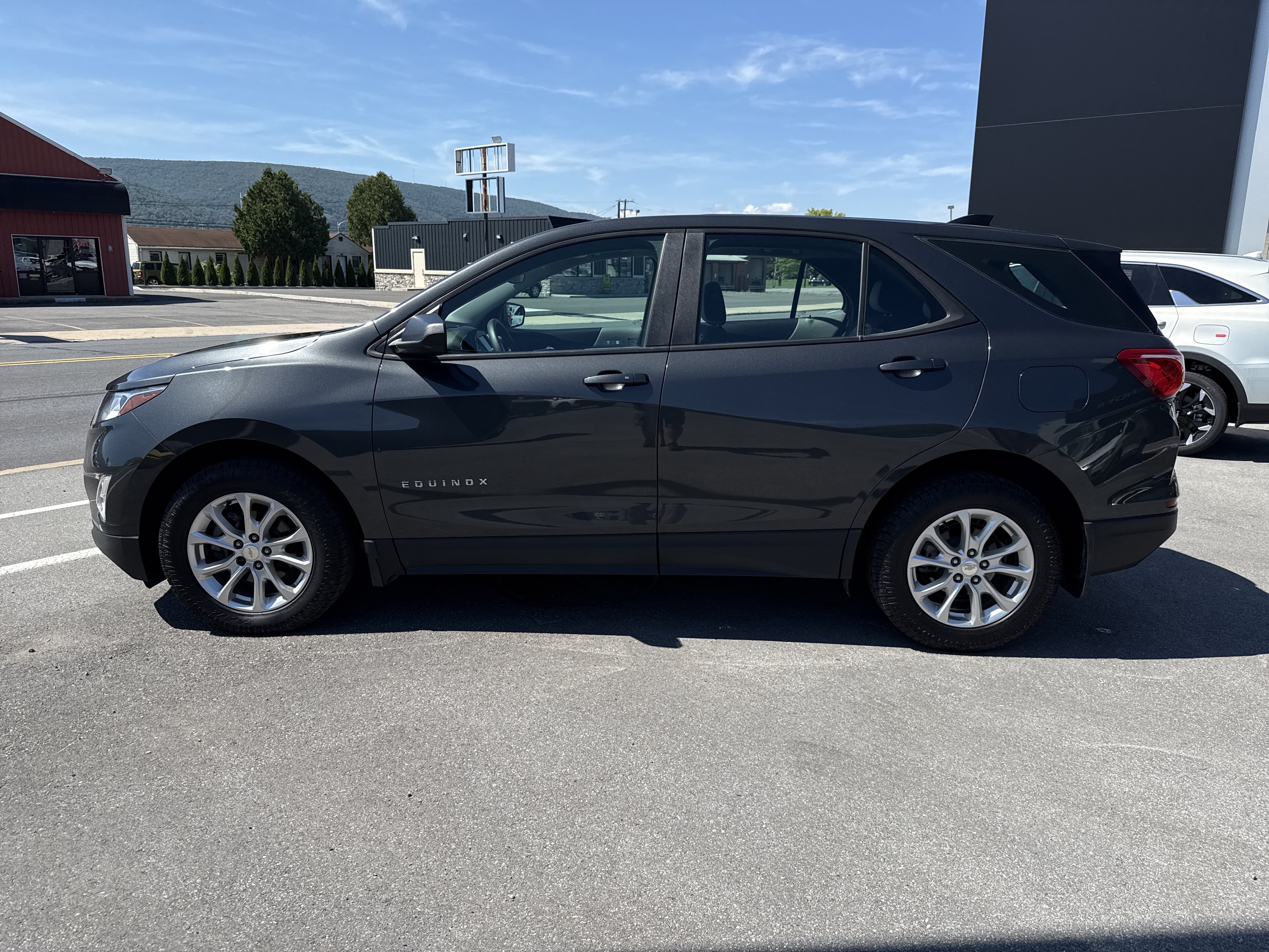 Used 2021 Chevrolet Equinox LS AWD/4WD image 7