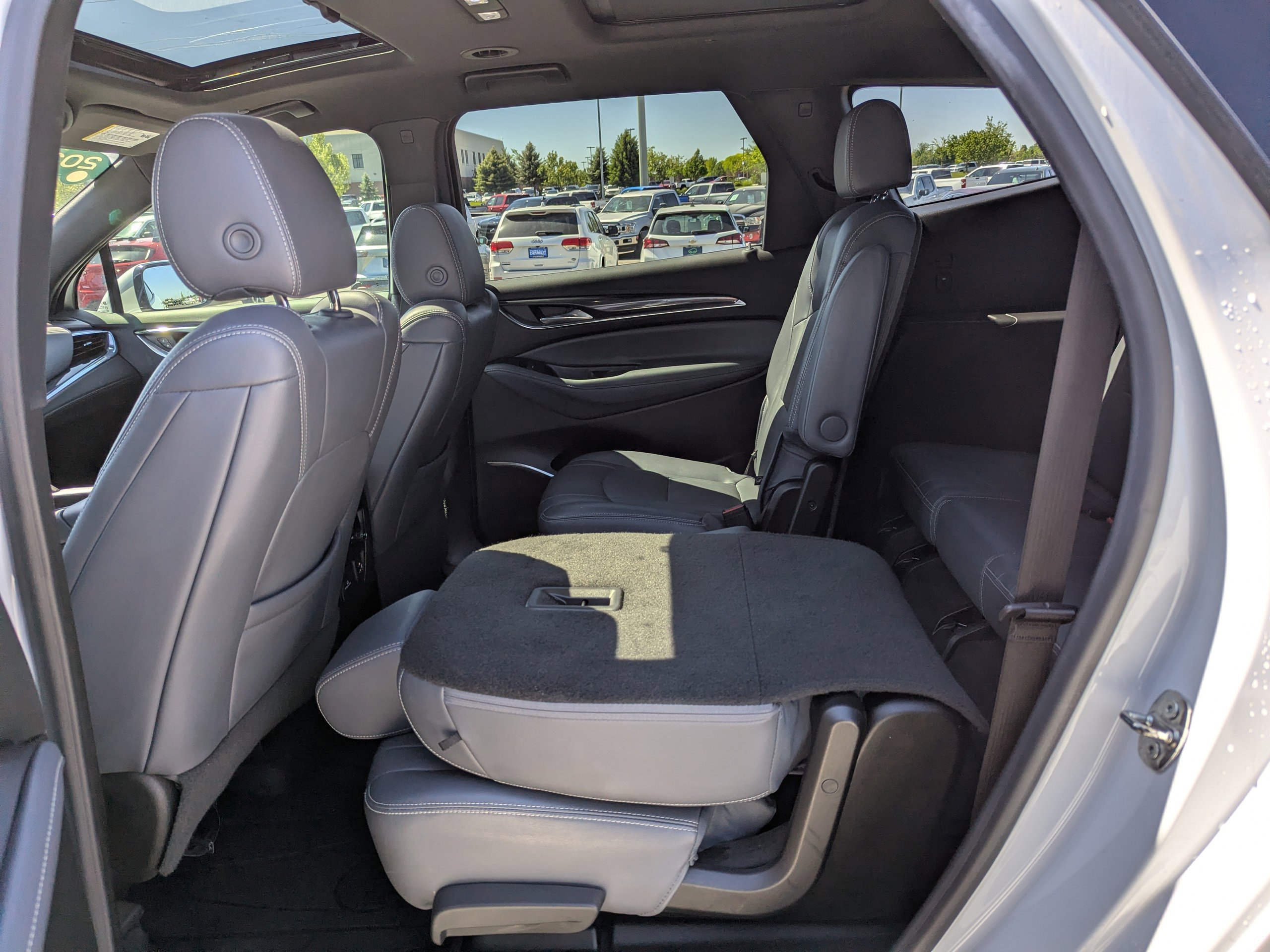 Certified 2022 Buick Enclave Essence w/ Experience Buick Package AWD/4WD image 32