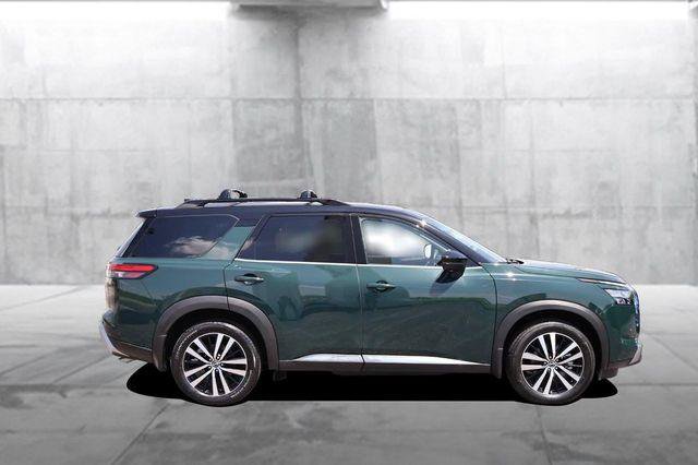 Used 2025 Nissan Pathfinder Platinum AWD/4WD image 5