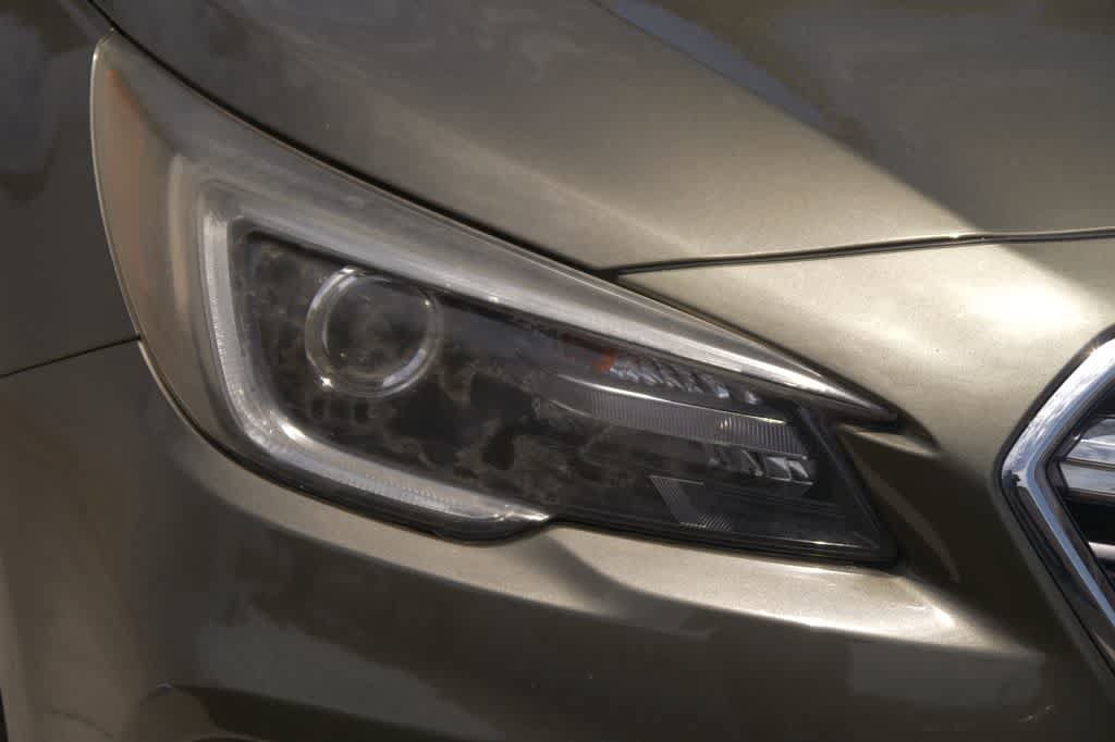 Used 2018 Subaru Outback 2.5i Touring AWD/4WD image 4