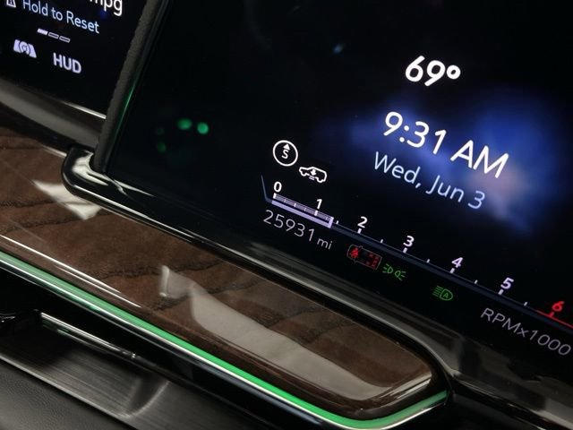 Certified 2024 Cadillac Escalade ESV Sport Platinum w/ LPO, Floor Liner Package AWD/4WD image 15