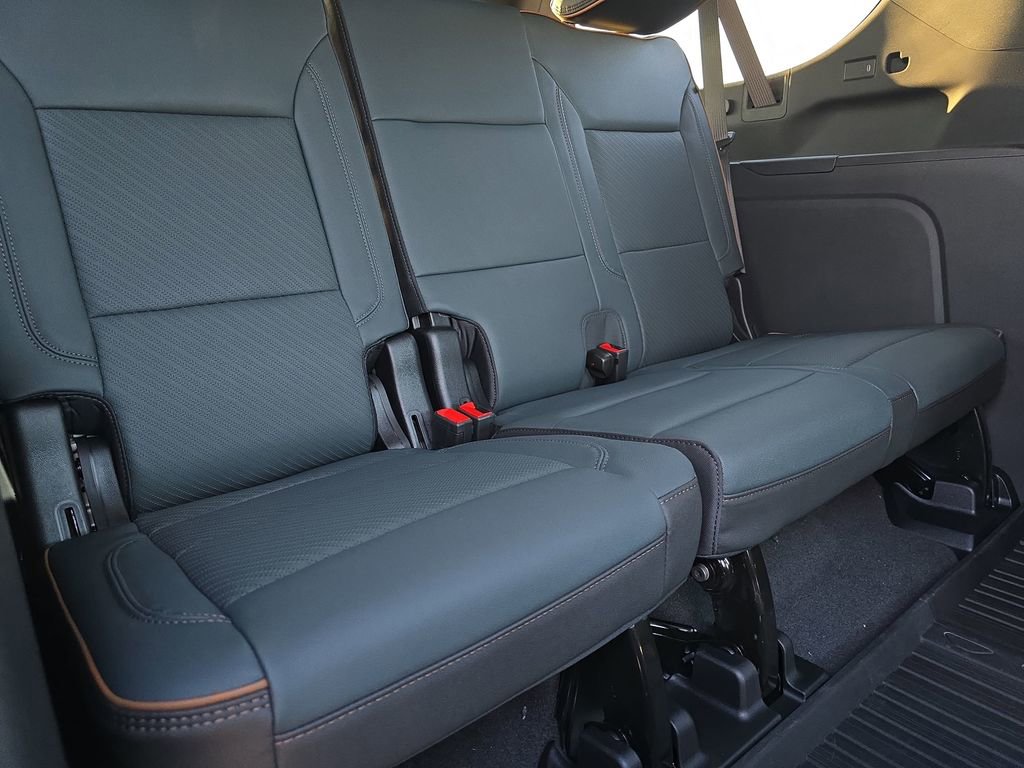 New 2026 GMC Yukon XL AT4 w/ AT4 Premium Plus Package AWD/4WD image 12