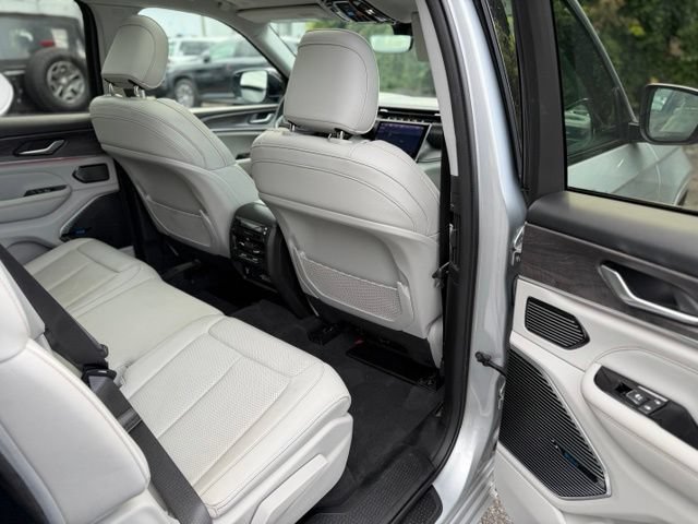 Used 2021 Jeep Grand Cherokee L Overland w/ Quick Order Package 25N AWD/4WD image 10