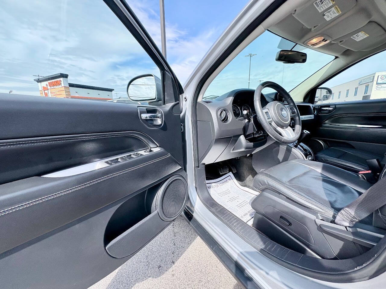 Used 2016 Jeep Compass High Altitude AWD/4WD image 9