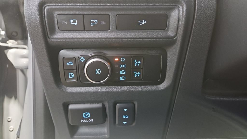 Used 2024 Ford F150 Lariat AWD/4WD image 9