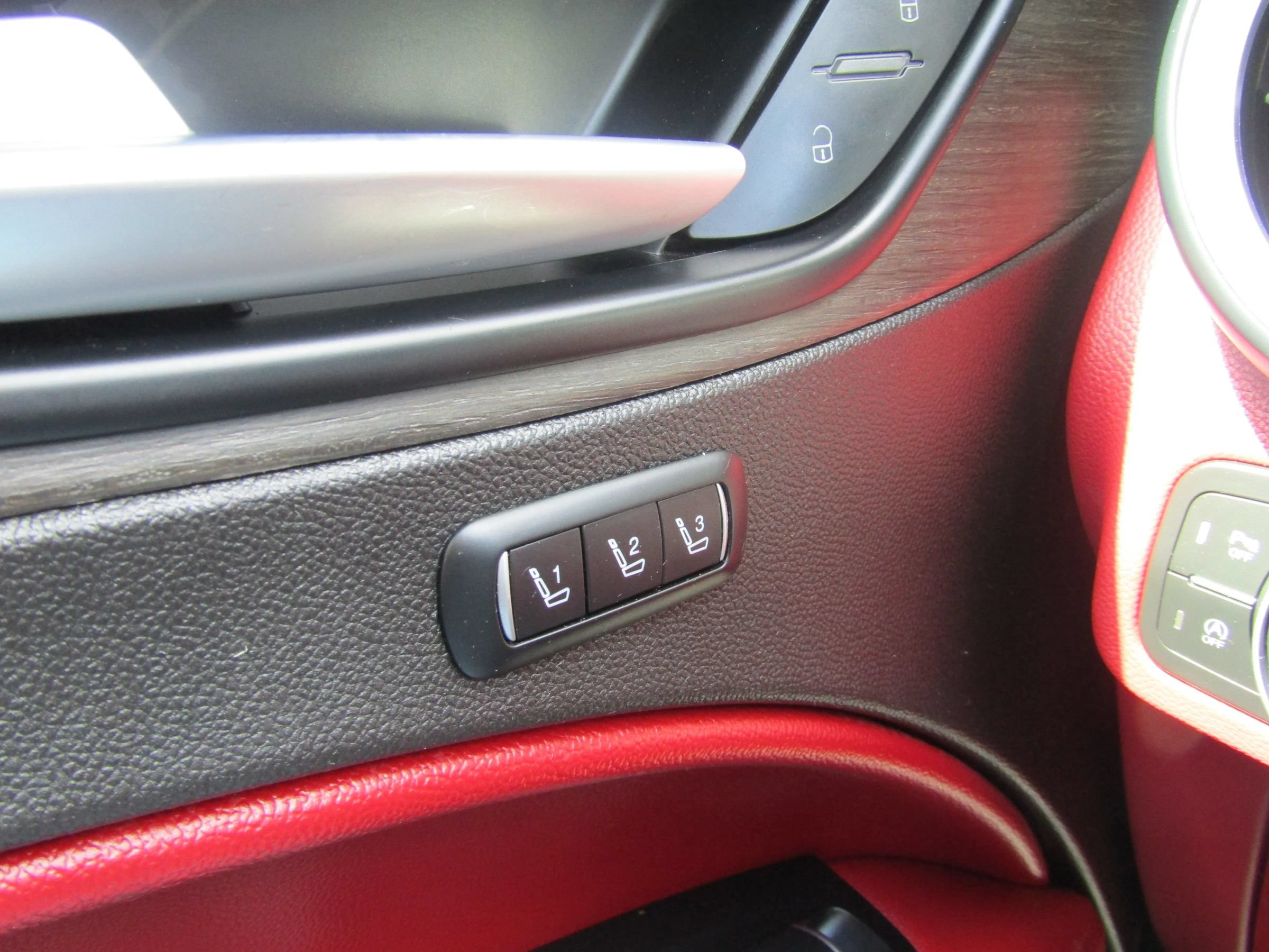 Used 2019 Alfa Romeo Stelvio Ti AWD/4WD image 37