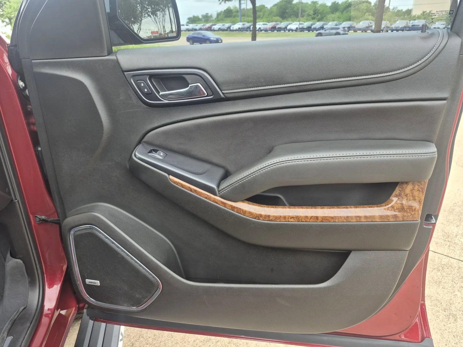 Used 2018 Chevrolet Suburban Premier AWD/4WD image 20