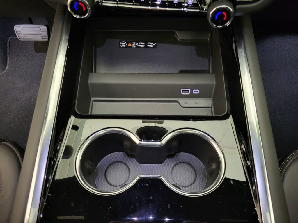 New 2025 Chevrolet Suburban High Country image 42