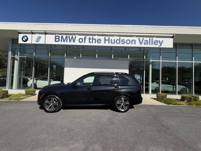 New 2026 BMW X7 M60i w/ Climate Comfort Package image 1