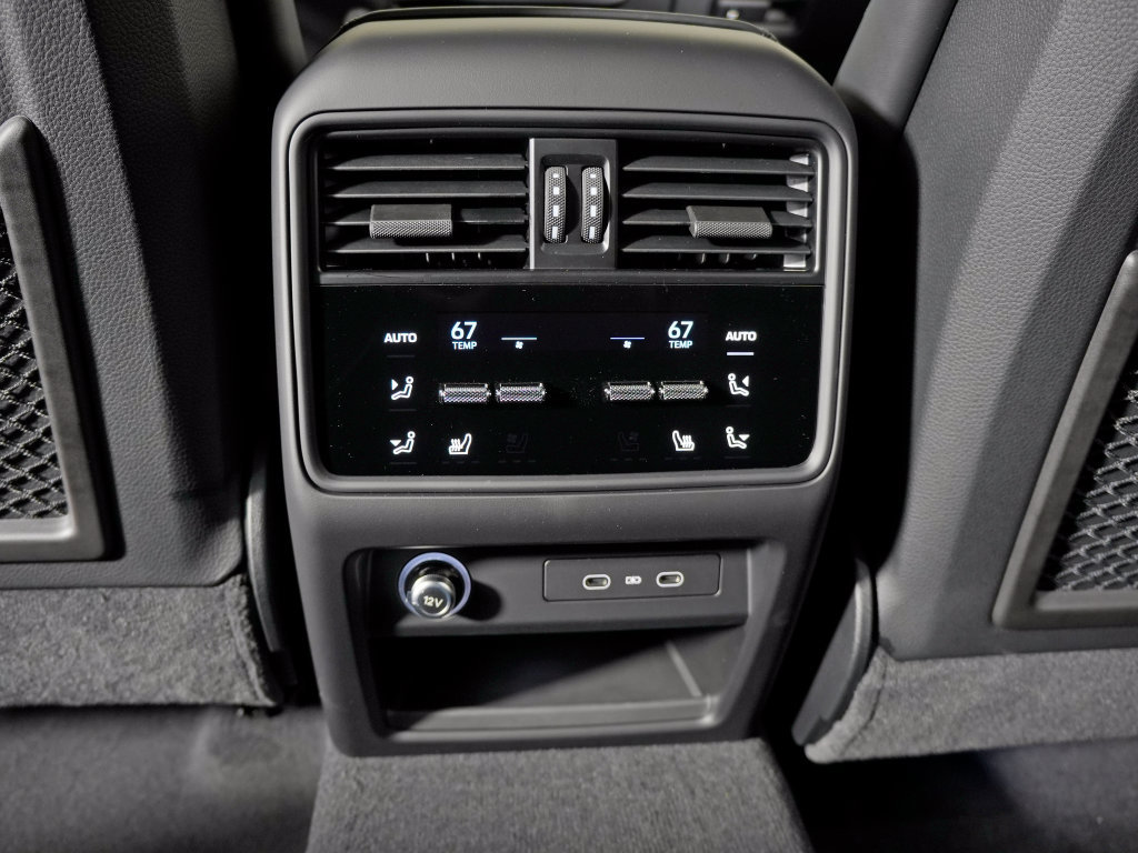 New 2027 Porsche Cayenne GTS AWD/4WD image 39