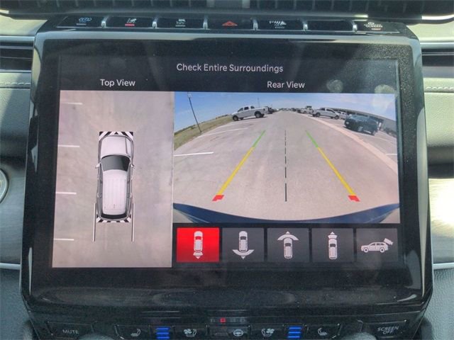 New 2023 Jeep Grand Cherokee 4WD 4xe w/ Luxury Tech Group II image 26