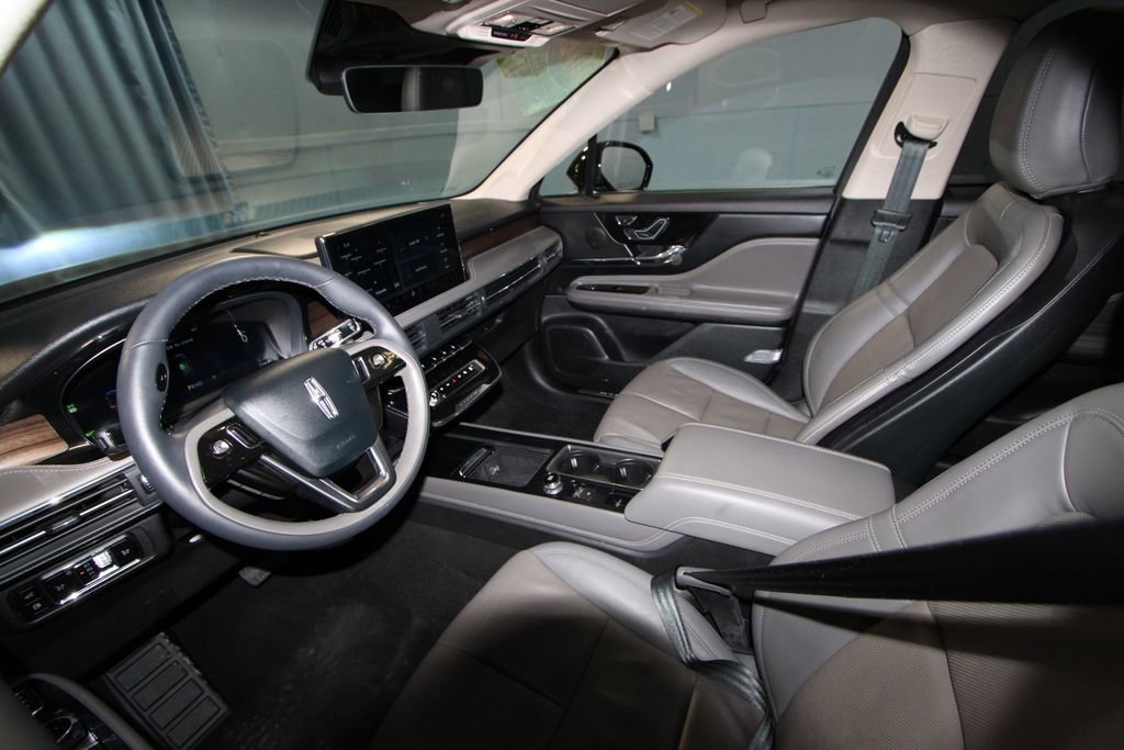 Used 2024 Lincoln Corsair Grand Touring w/ Equipment Group 301A image 2