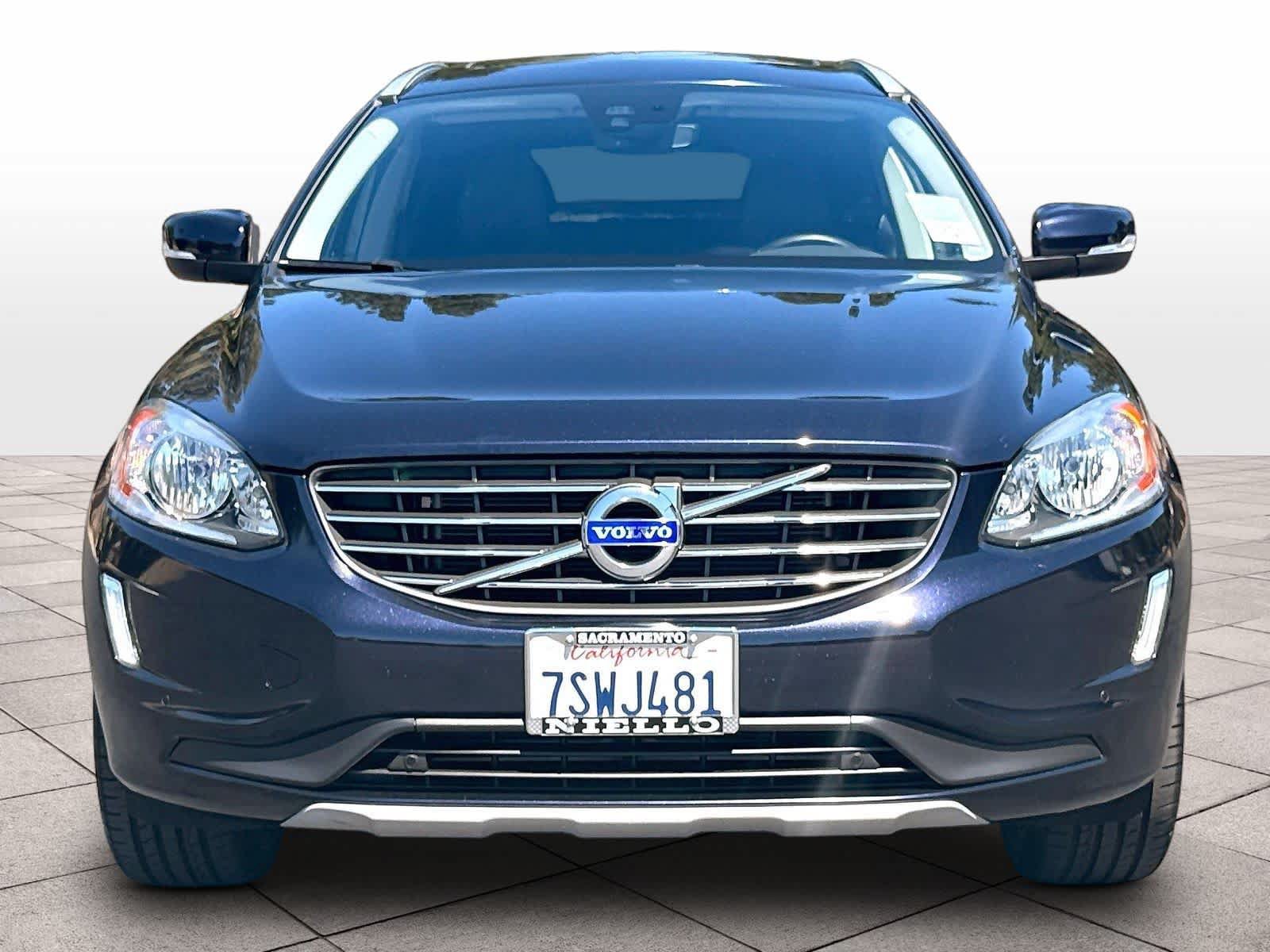 Used 2016 Volvo XC60 T5 Premier w/ Proximity Package FWD image 3